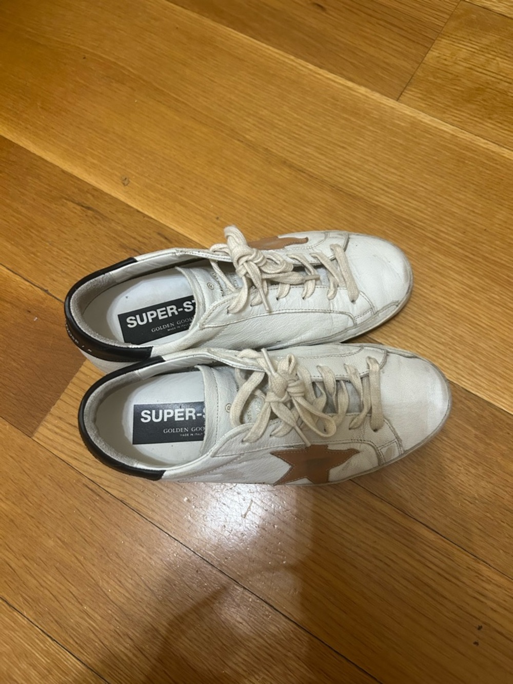 Women's Golden Goose Superstar - Picture 3 of 6